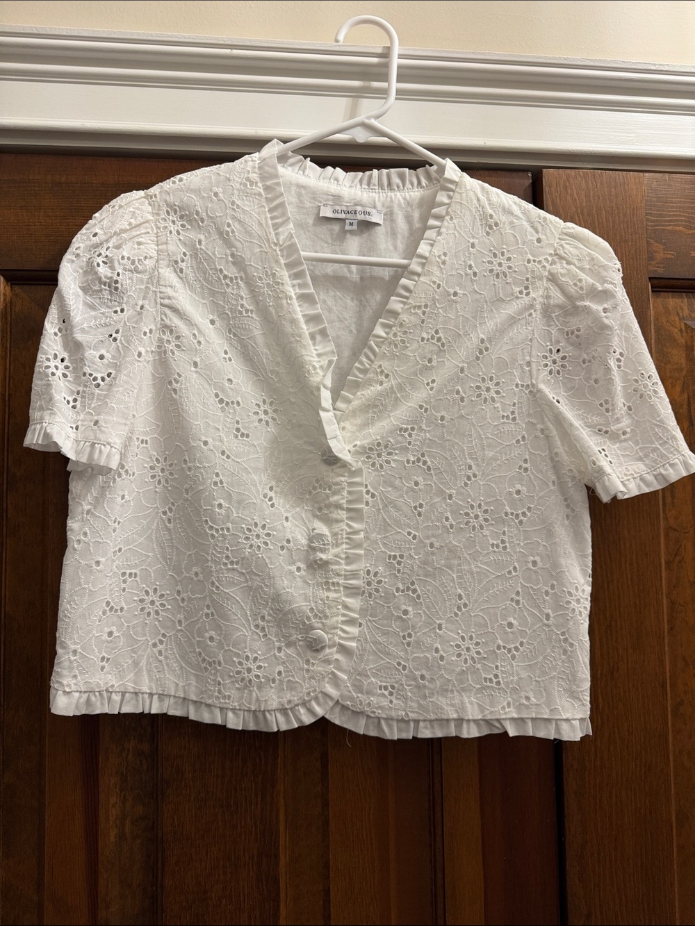 Olivaceous White Eyelet Ruffle-Trim Button Top- size medium- crop fit